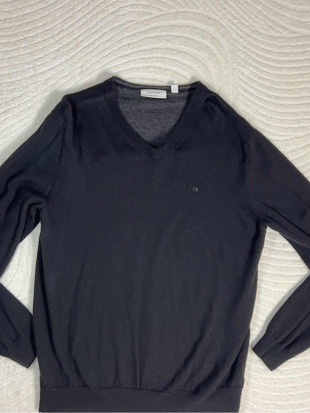 Calvin is Klein Men's Black Merino Wool Knitted V-Neck Sweater Size L